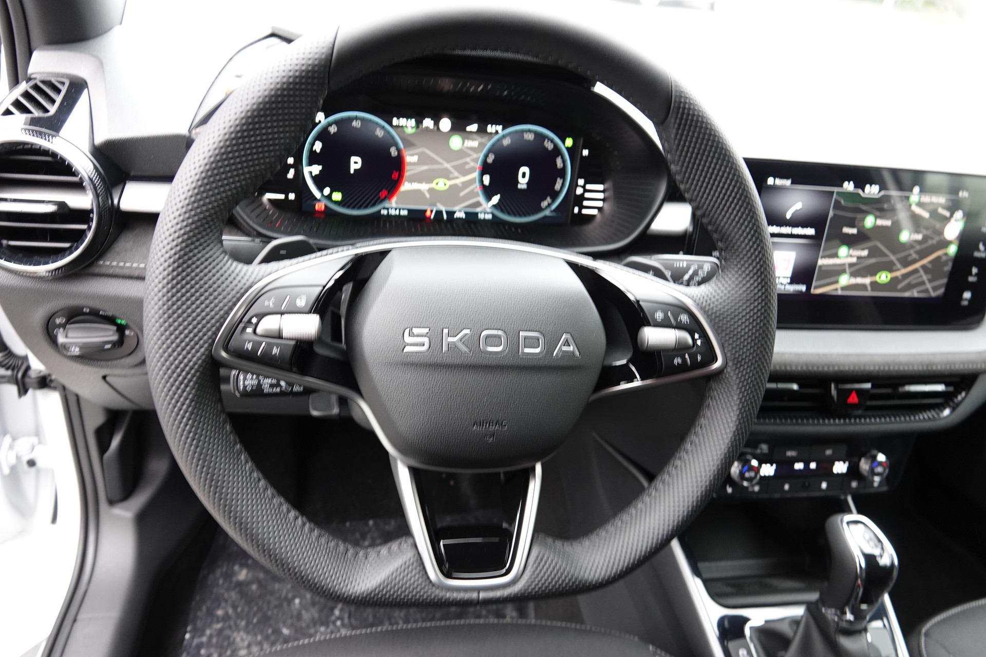 SKODA Fabia 1.0 TSI Dynamic DSG - 9