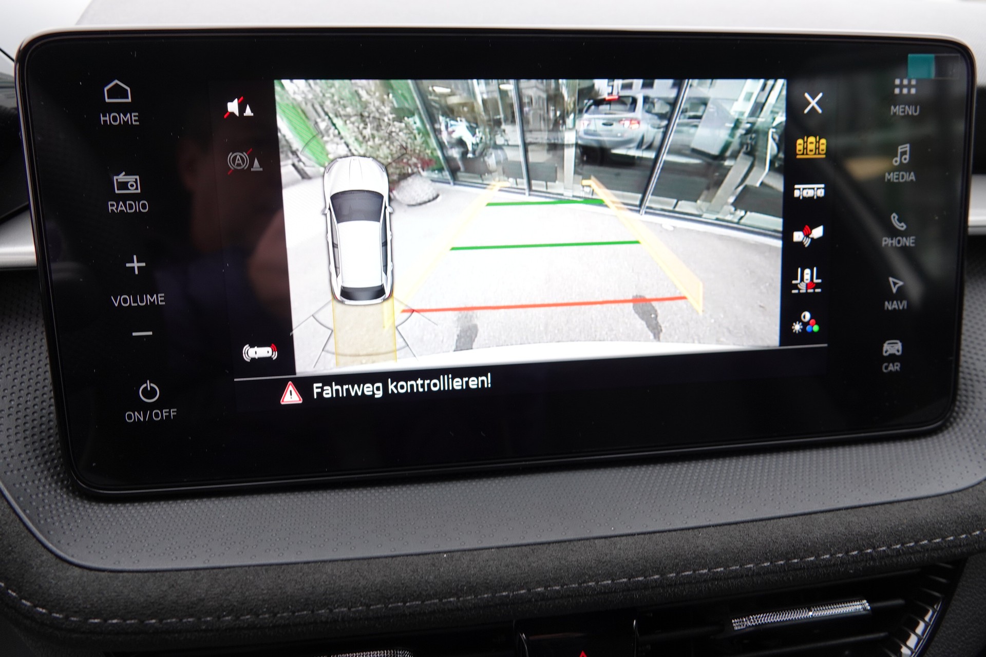 SKODA Fabia 1.0 TSI Dynamic DSG - 8