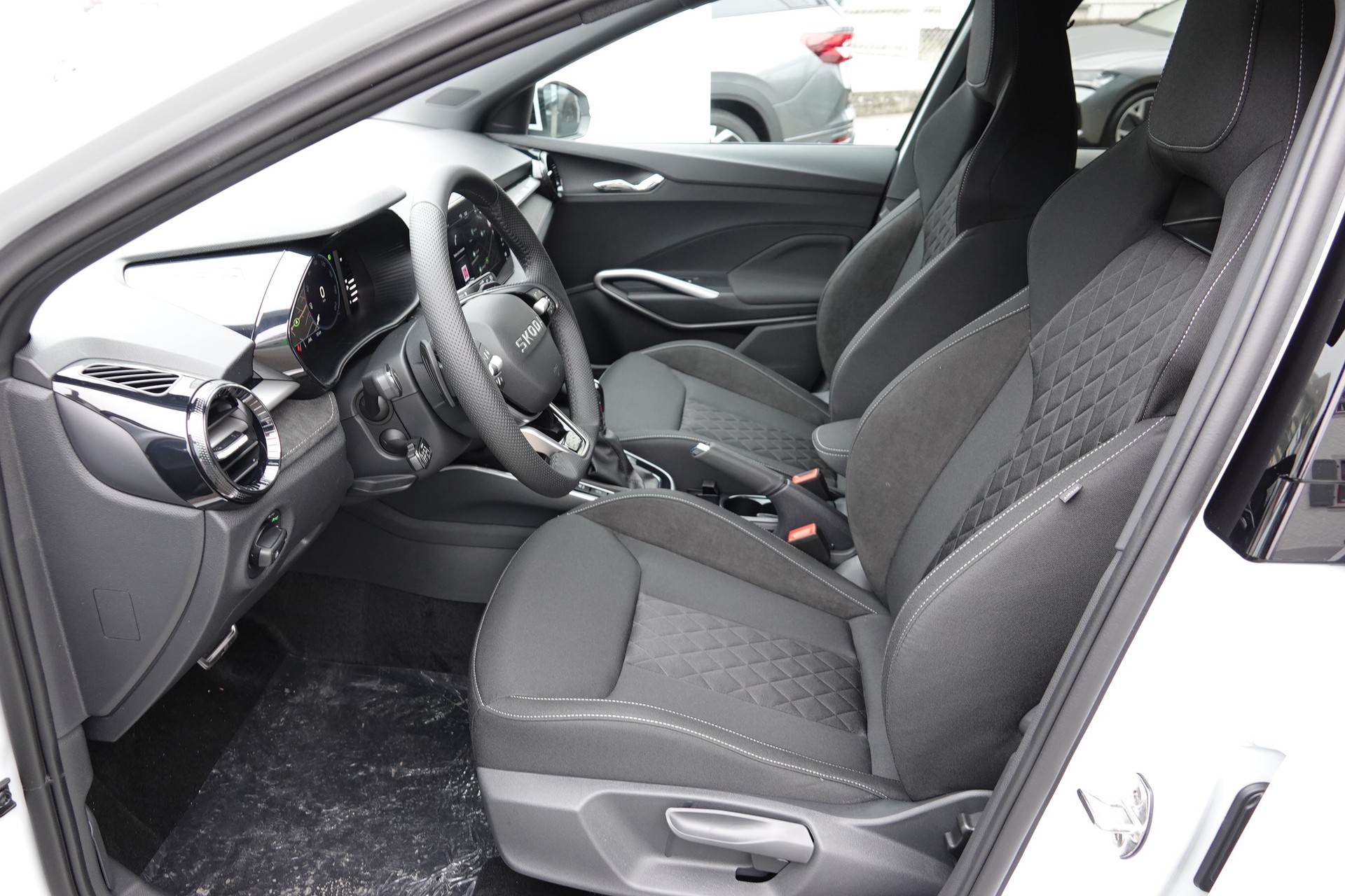 SKODA Fabia 1.0 TSI Dynamic DSG - 10