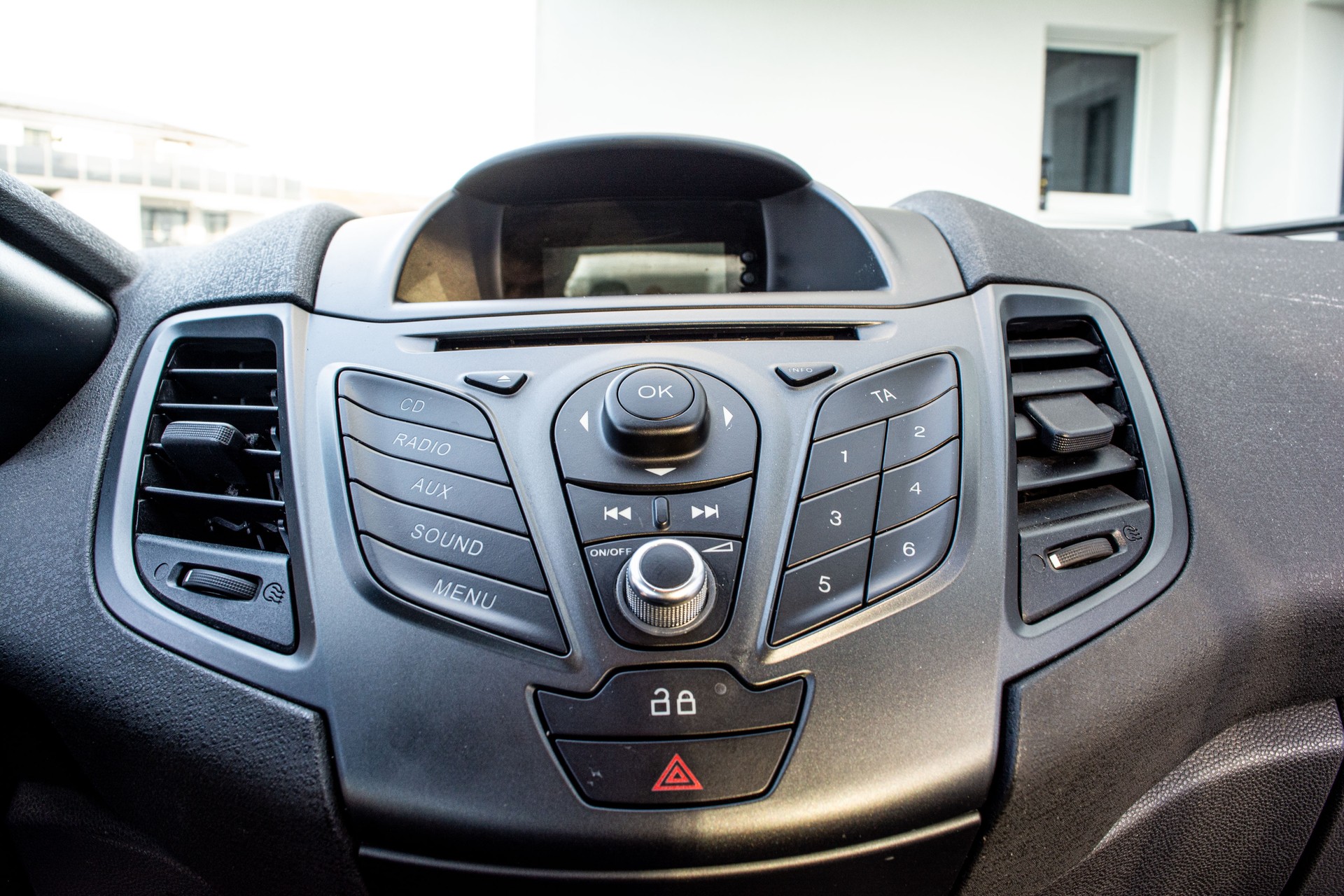 FORD Fiesta 1.6 Ti-VCT Titanium PowerShift - 9