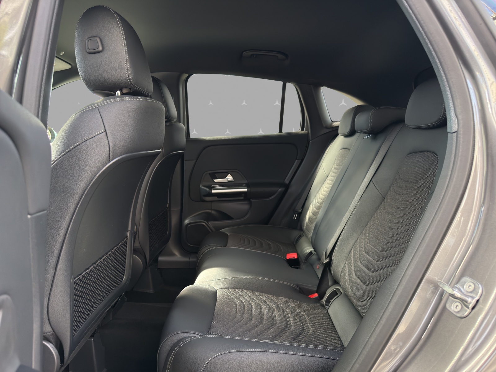 MERCEDES-BENZ GLA 200 Night Star 7G-DCT - 13