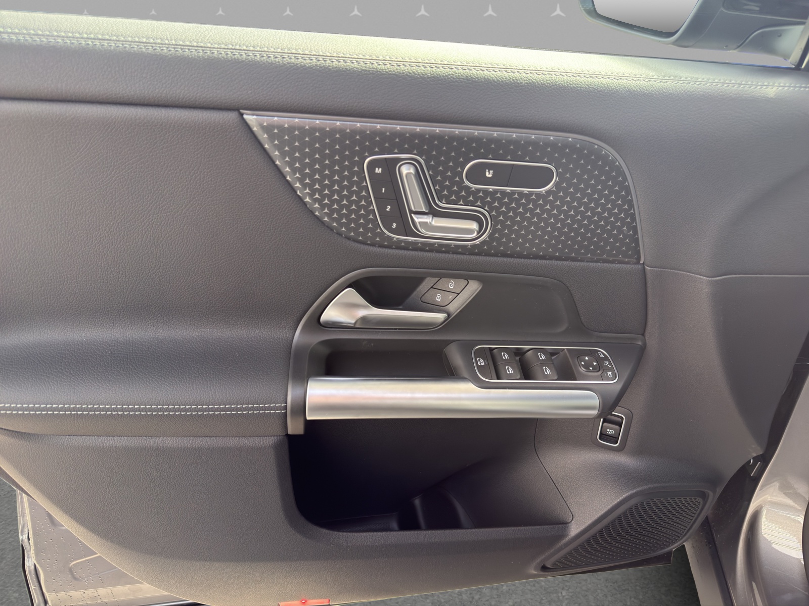 MERCEDES-BENZ GLA 200 Night Star 7G-DCT - 12