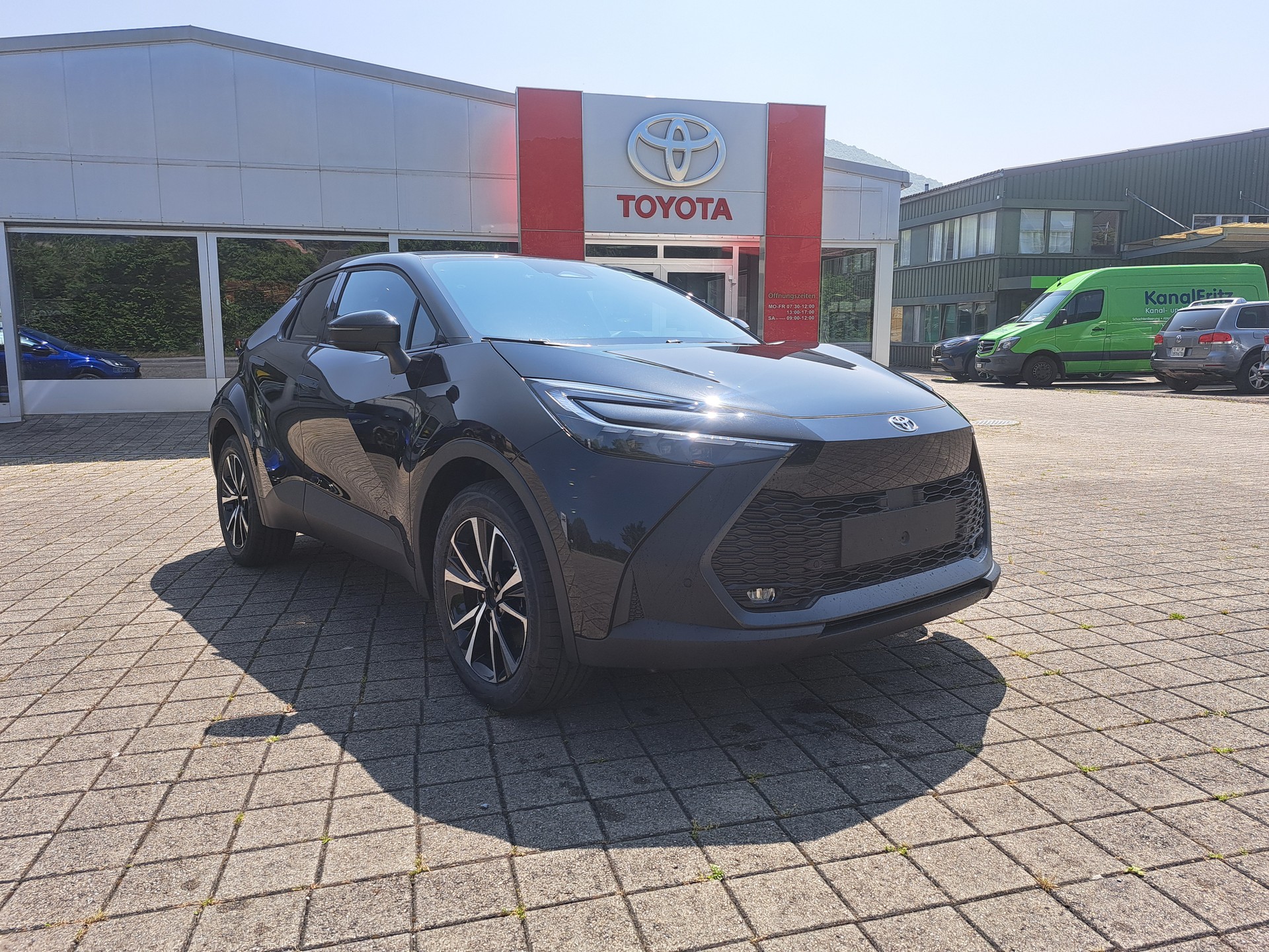 TOYOTA C-HR 2.0 PHEV CVT Swiss Edition - 3