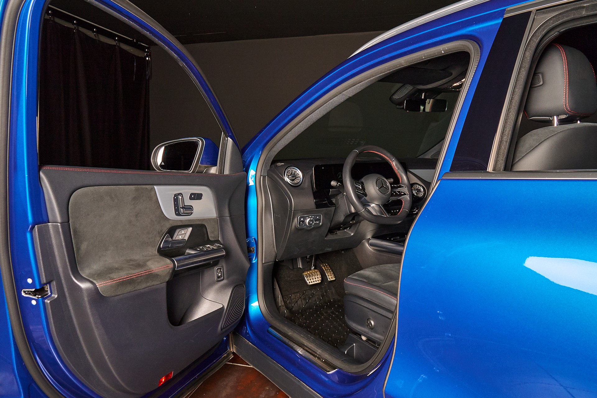 MERCEDES-BENZ GLA 220d 4Matic 8G-DCT - 9