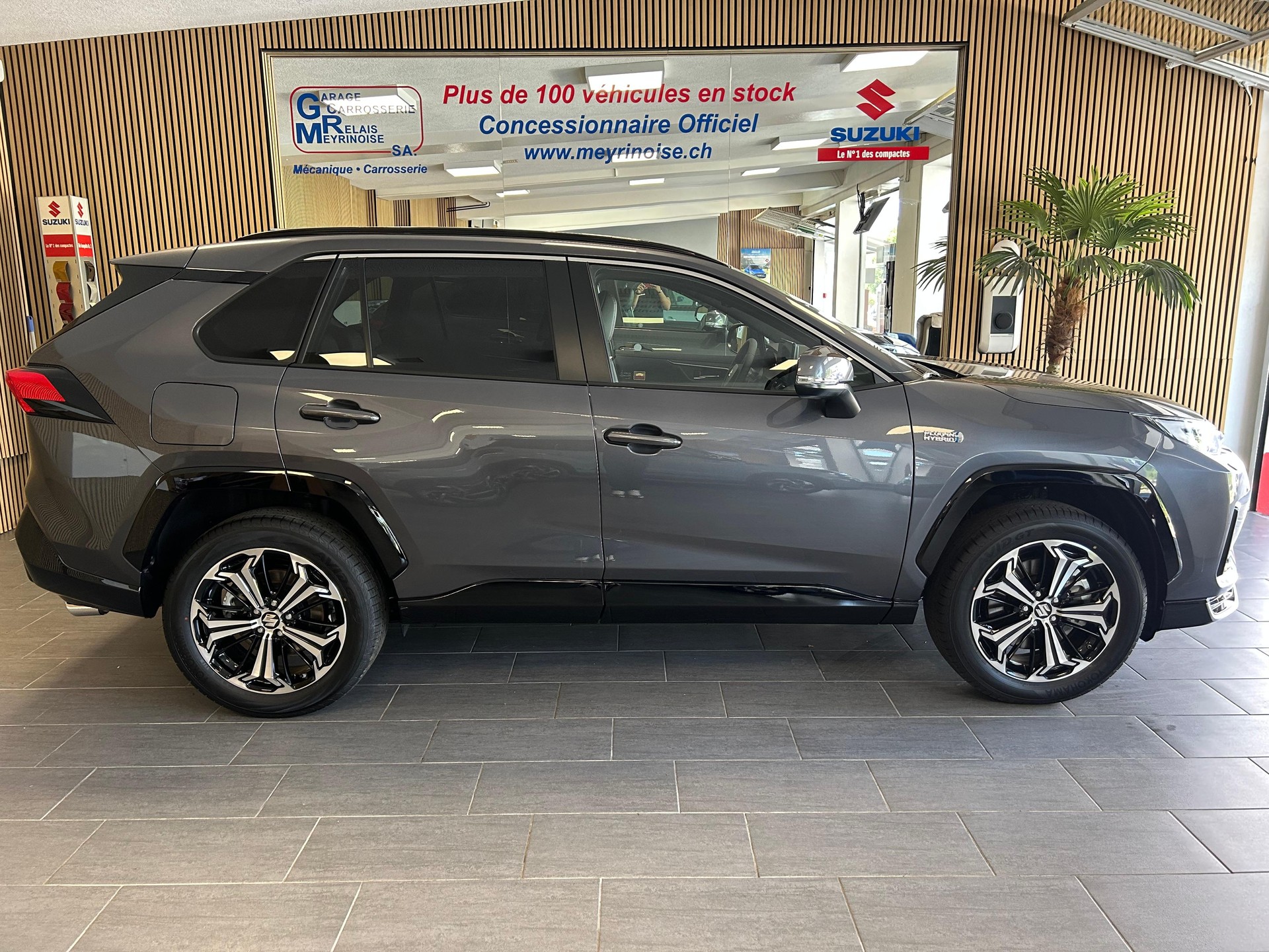 SUZUKI Across 2.5 PHEV Compact Top 4x4