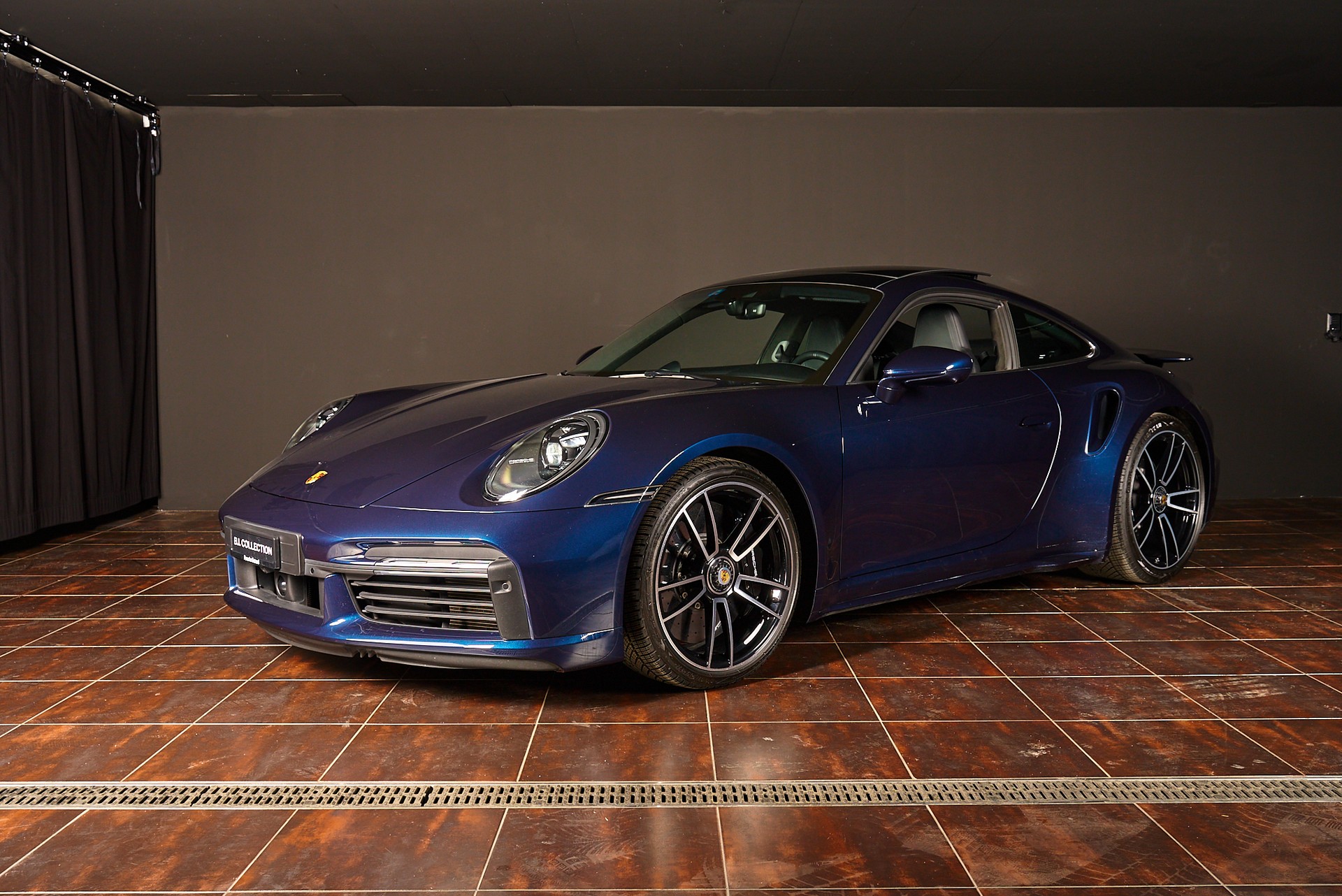 PORSCHE 911 Turbo S PDK