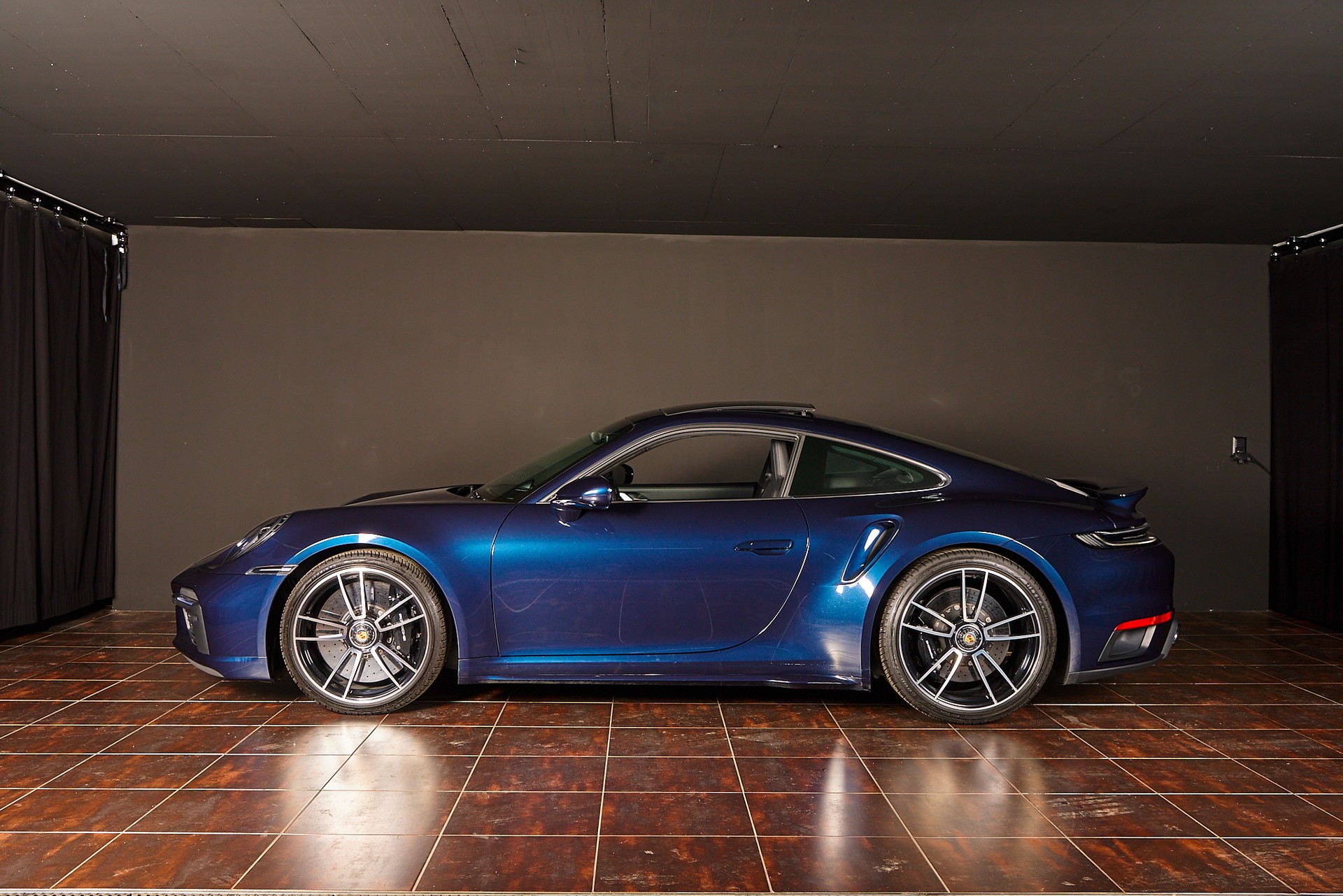 PORSCHE 911 Turbo S PDK - 2