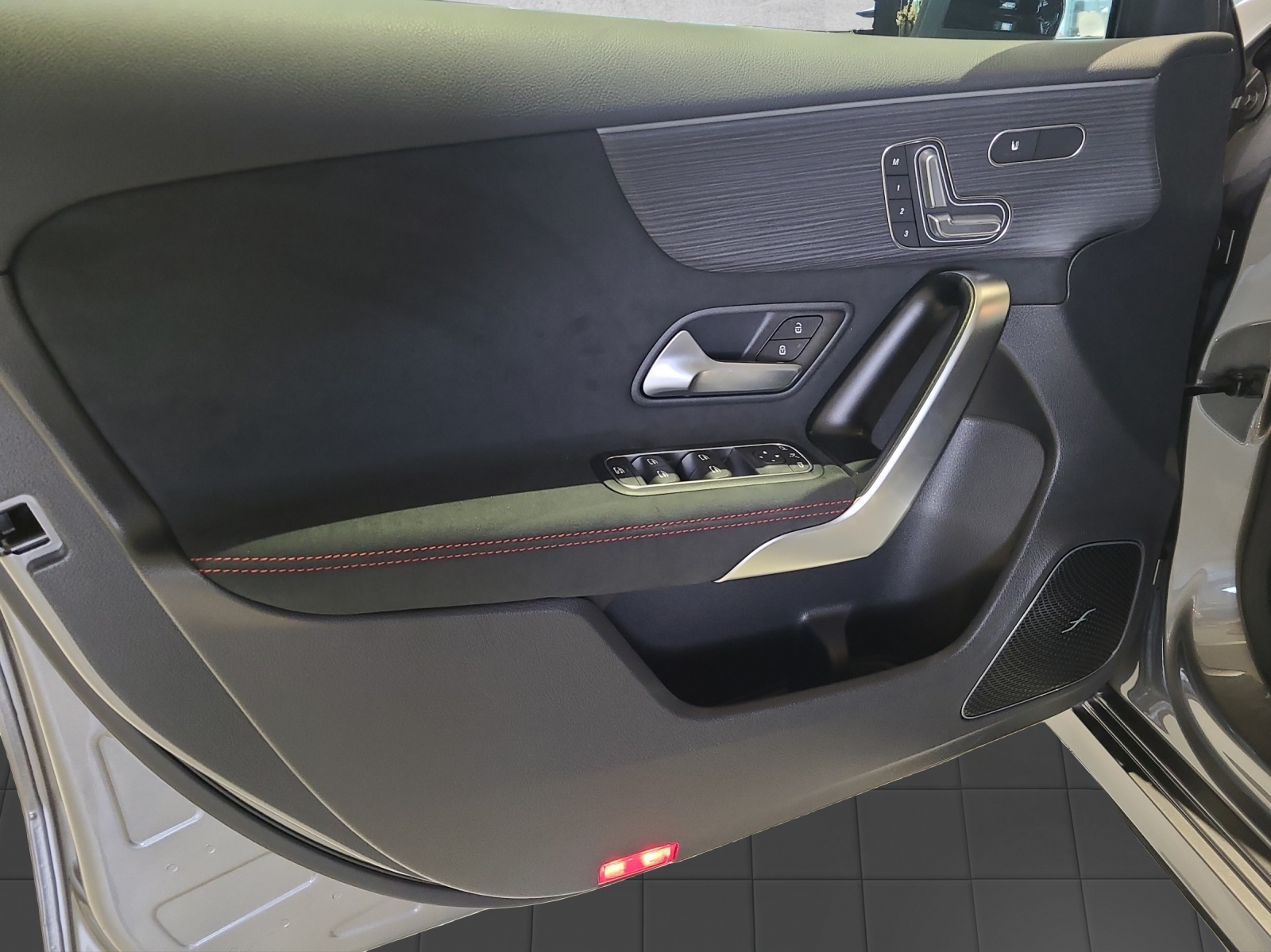 MERCEDES-BENZ A 250 4Matic 8G-DCT - 9