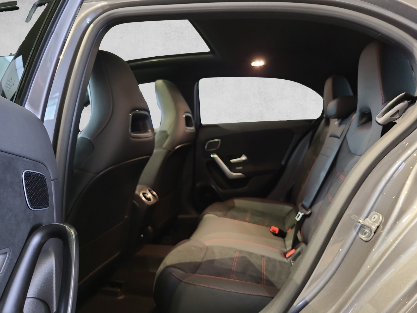 MERCEDES-BENZ A 250 4Matic 8G-DCT - 11