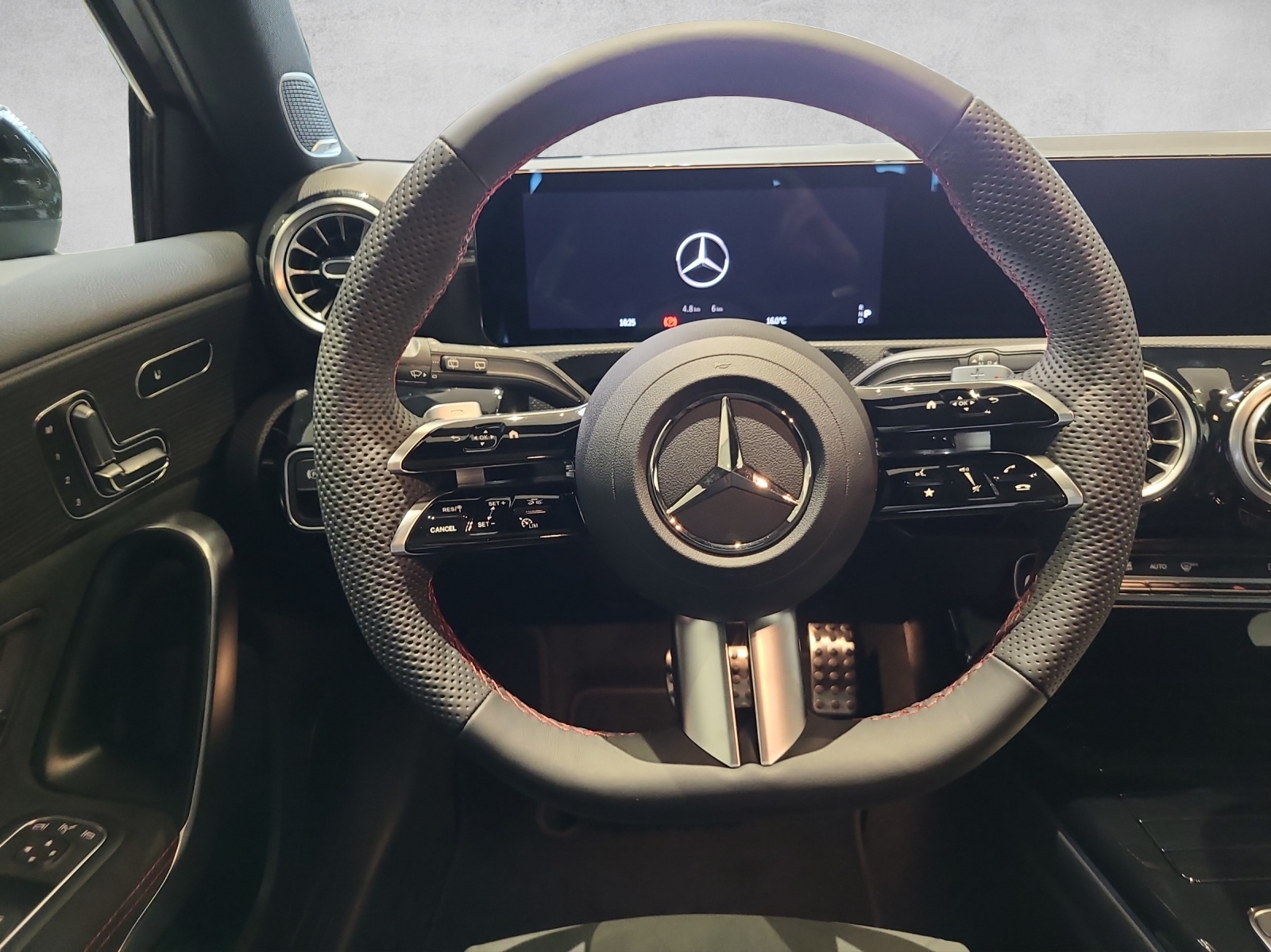 MERCEDES-BENZ A 250 4Matic 8G-DCT - 13