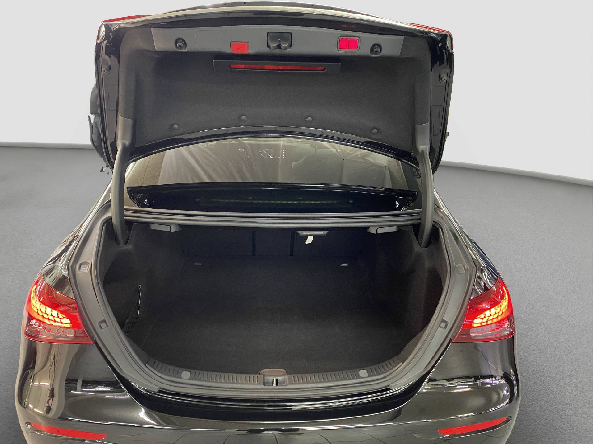 MERCEDES-BENZ E 200 Avantgarde 4MATIC - 13