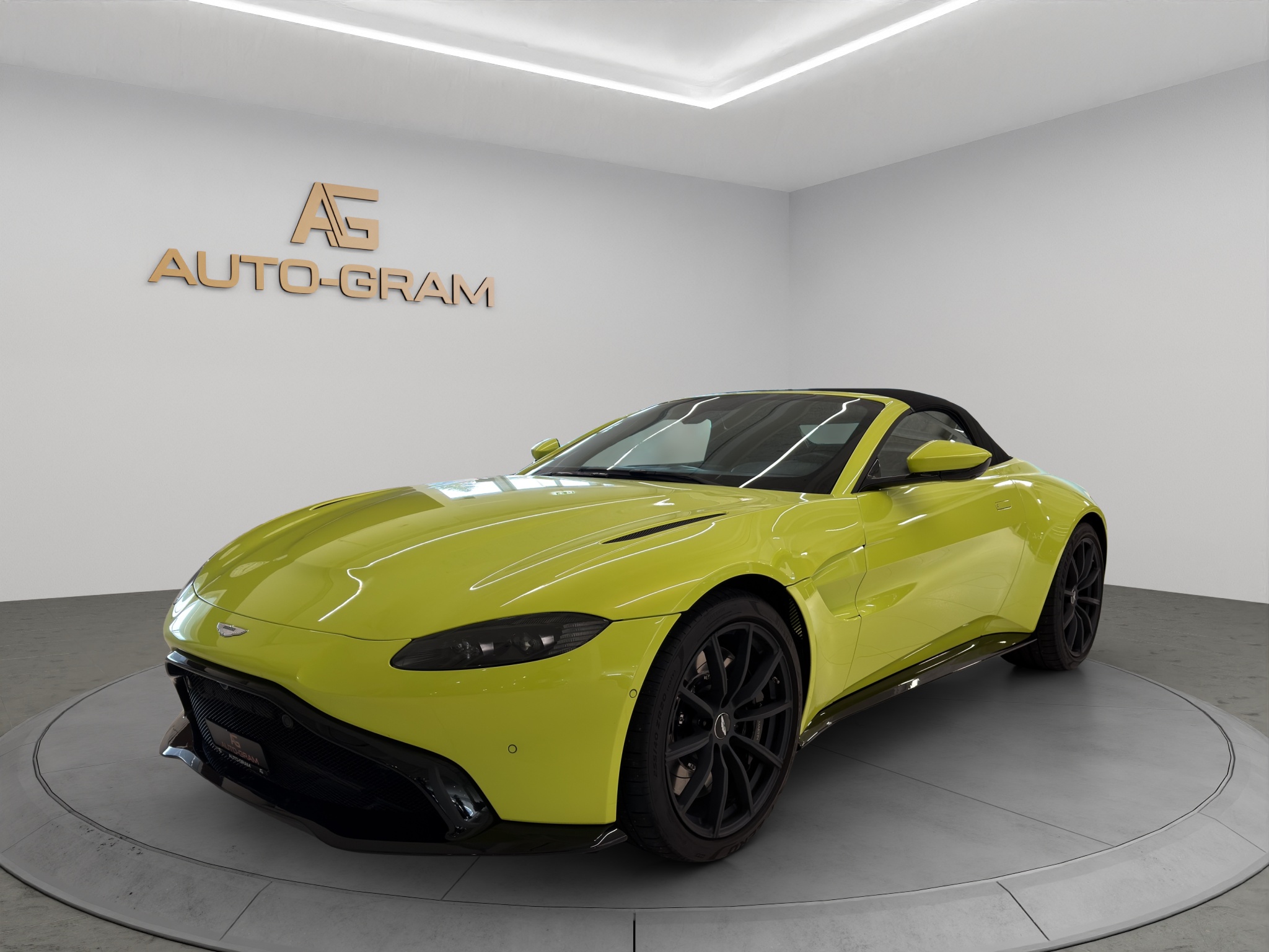 ASTON MARTIN V8 VANTAGE