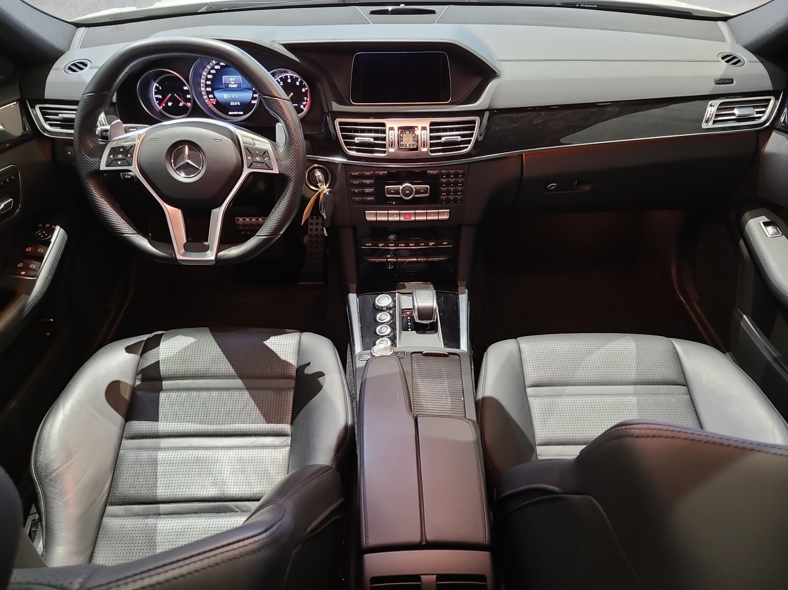 MERCEDES-BENZ E 63 AMG 4Matic Speedshift - 12