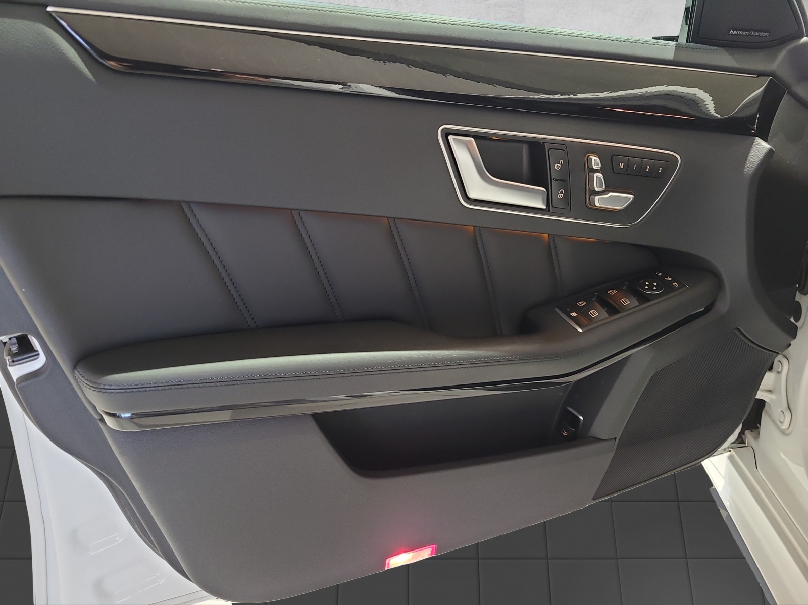 MERCEDES-BENZ E 63 AMG 4Matic Speedshift - 9