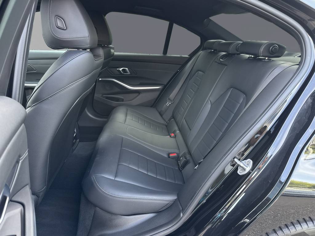 BMW 330e xDrive Steptronic M Sport - 8