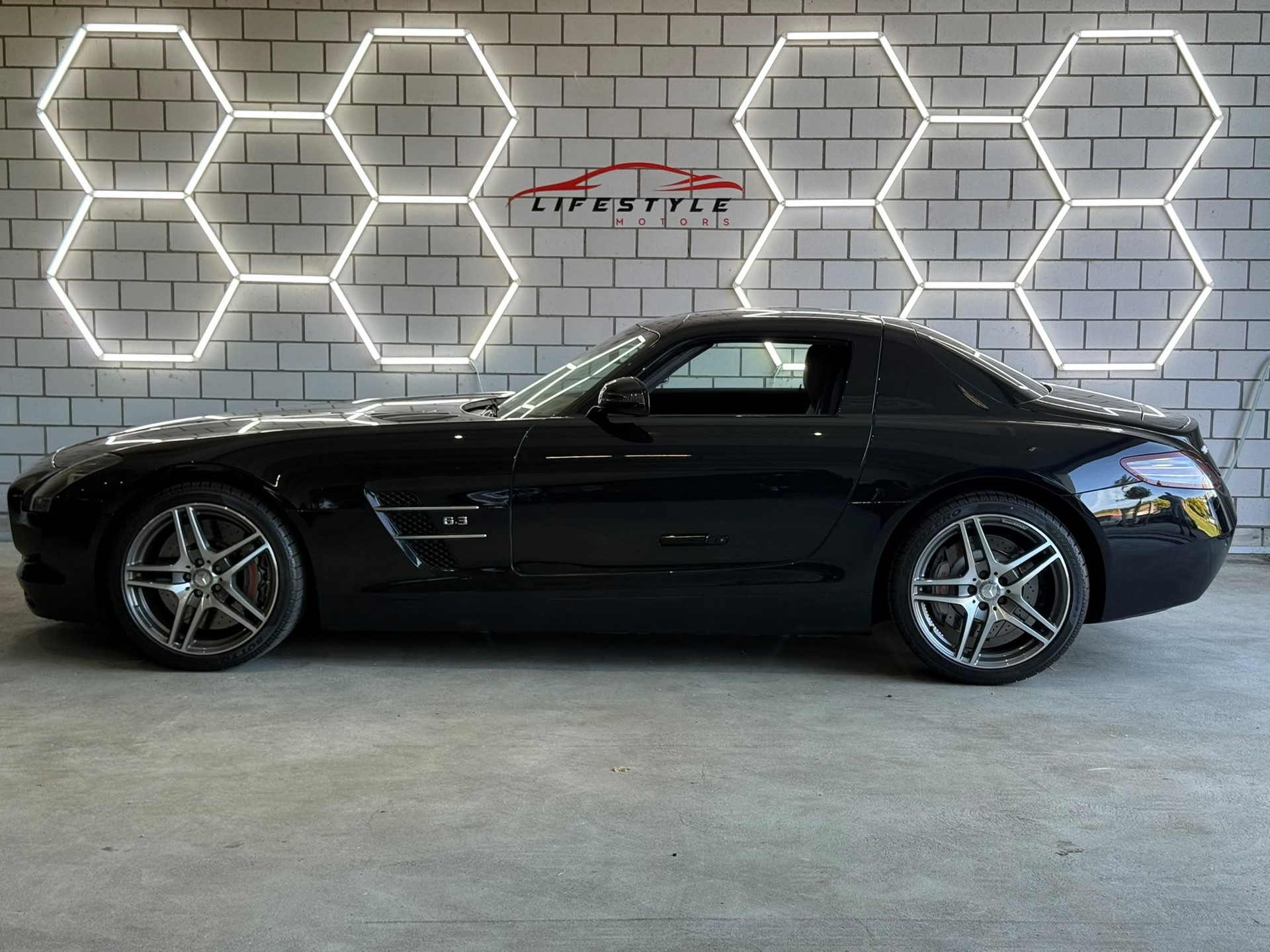 MERCEDES-BENZ SLS 63 AMG Speedshift - 2