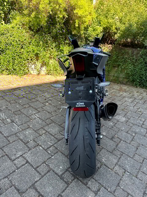 YAMAHA YZF-R6 - 4