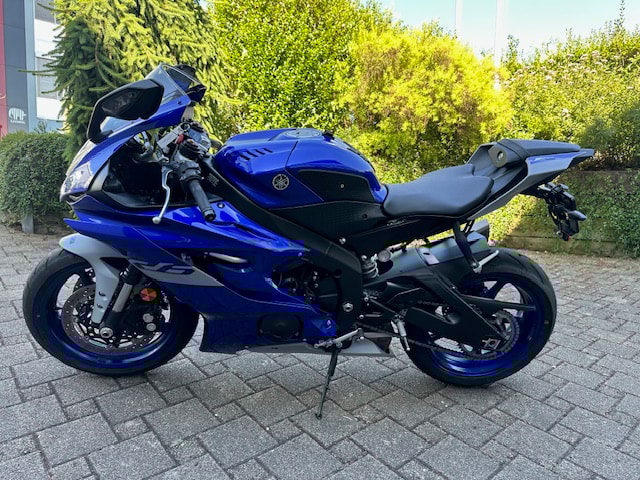 YAMAHA YZF-R6 - 2