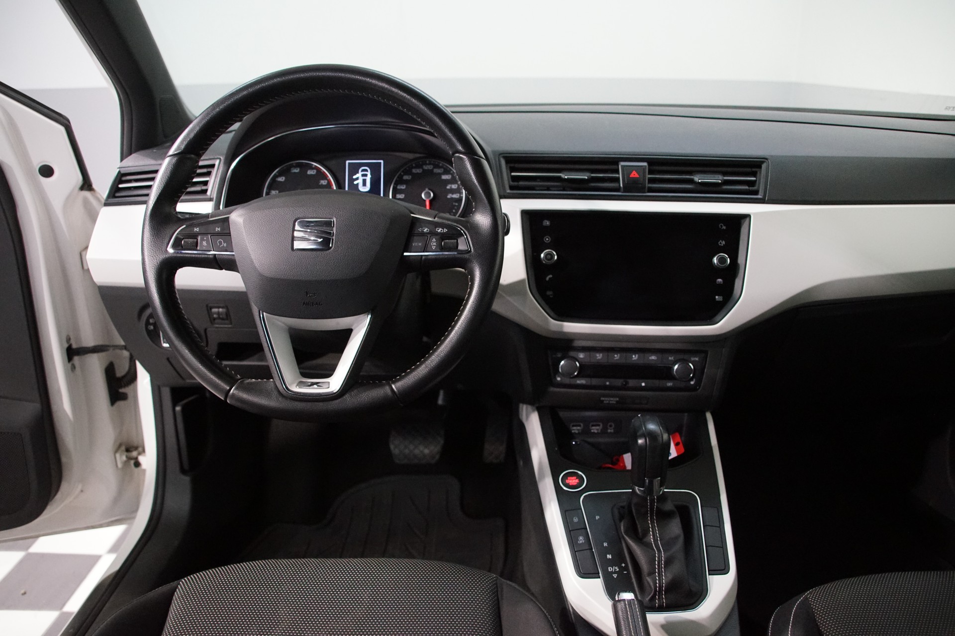 SEAT Arona 1.0 TSI Eco Xcellence DSG - 13