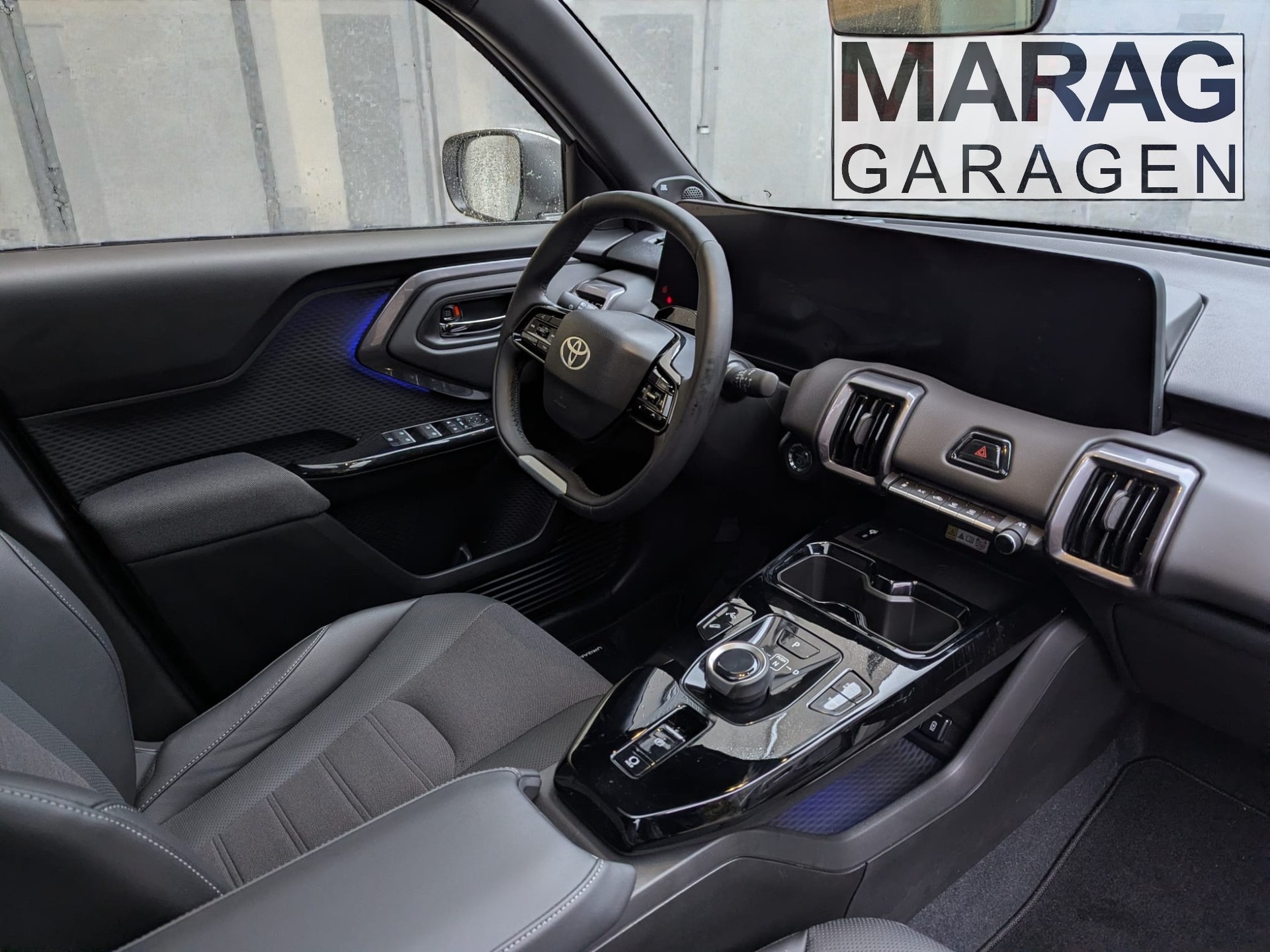 TOYOTA Urban Cruiser 61 kWh Premium AWD - 9