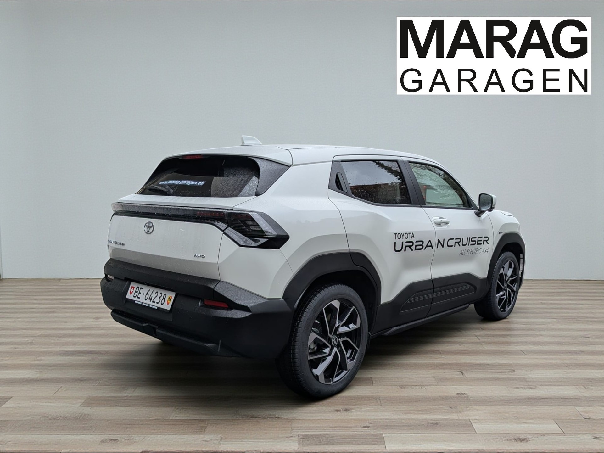 TOYOTA Urban Cruiser 61 kWh Premium AWD - 5