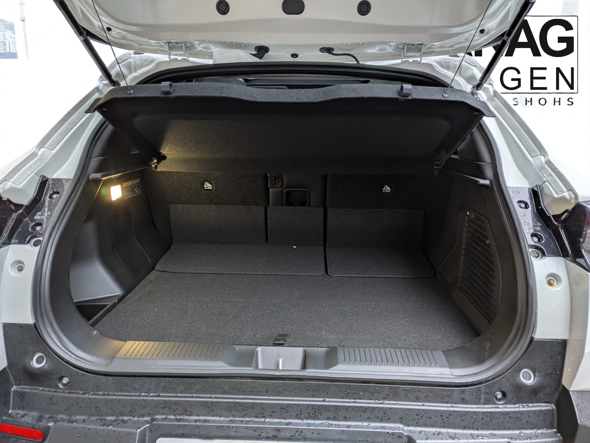 TOYOTA Urban Cruiser 61 kWh Premium AWD - 10