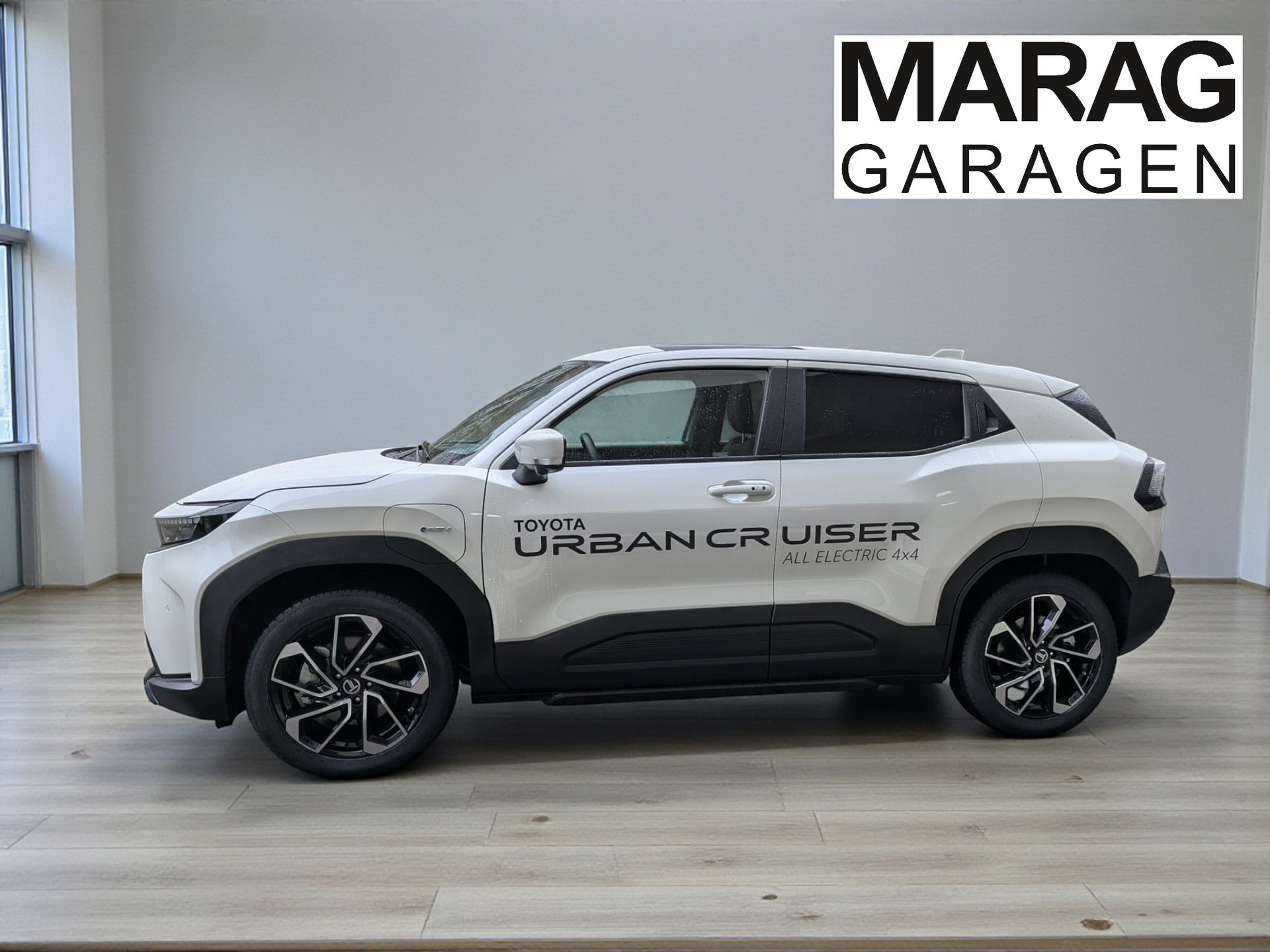 TOYOTA Urban Cruiser 61 kWh Premium AWD - 3