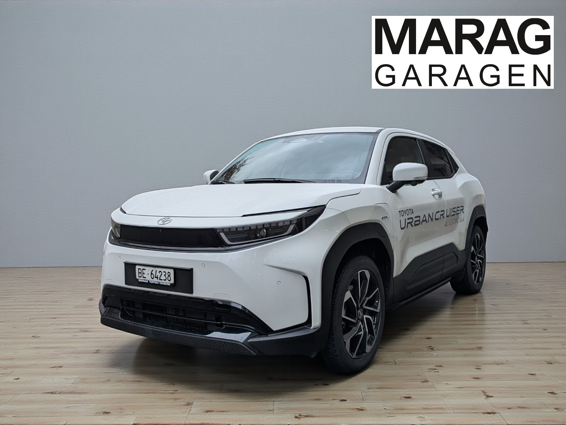 TOYOTA Urban Cruiser 61 kWh Premium AWD