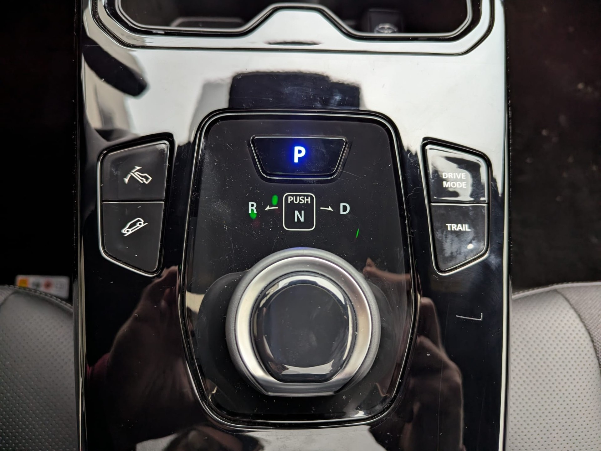 TOYOTA Urban Cruiser 61 kWh Premium AWD - 12