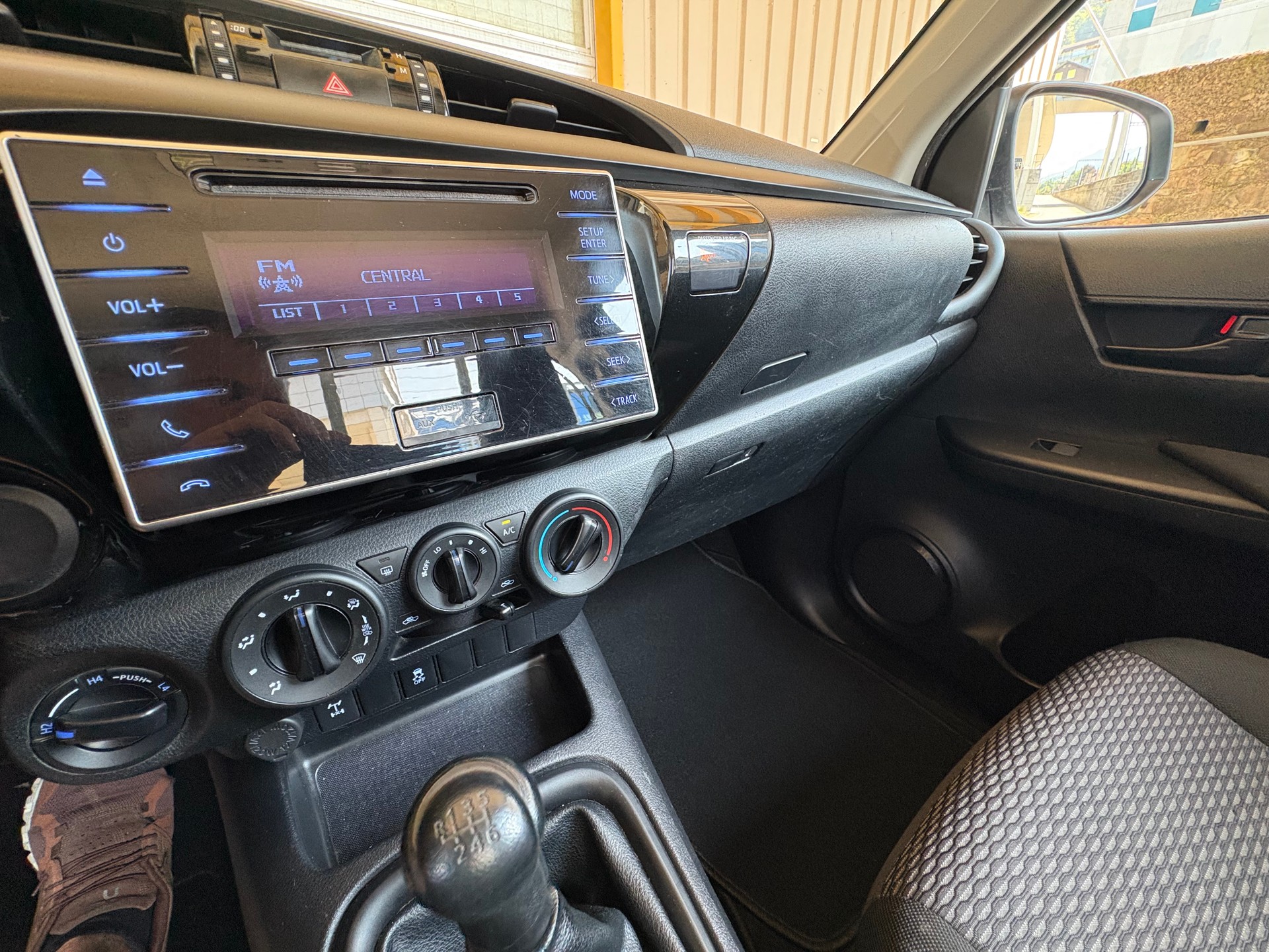 TOYOTA Hilux 2.4D-4D Comfort Single Cab 4x4 - 12