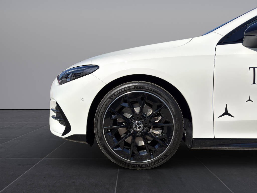 MERCEDES-BENZ CLA 350 EQ Shooting Brake 4matic - 20