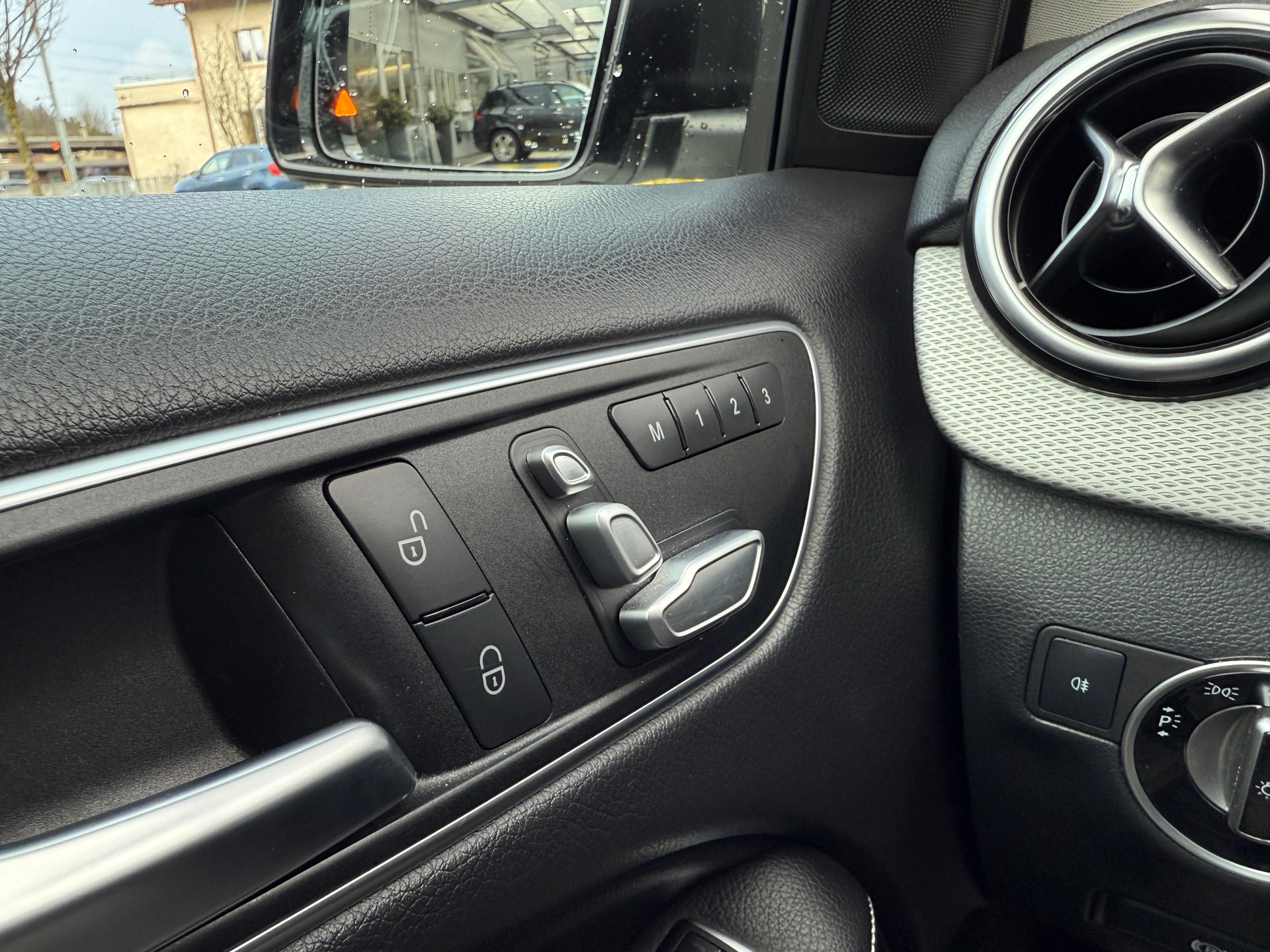 MERCEDES-BENZ B 220 CDI Urban 4Matic - 13