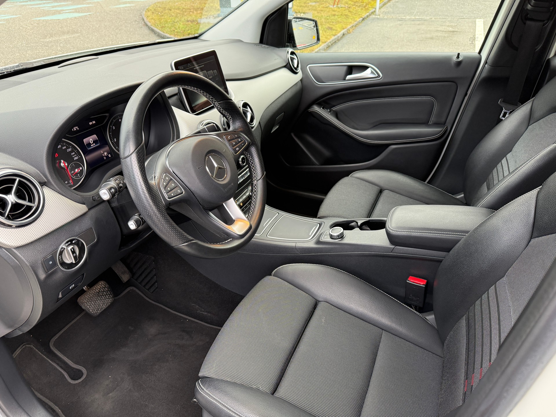 MERCEDES-BENZ B 220 CDI Urban 4Matic - 4