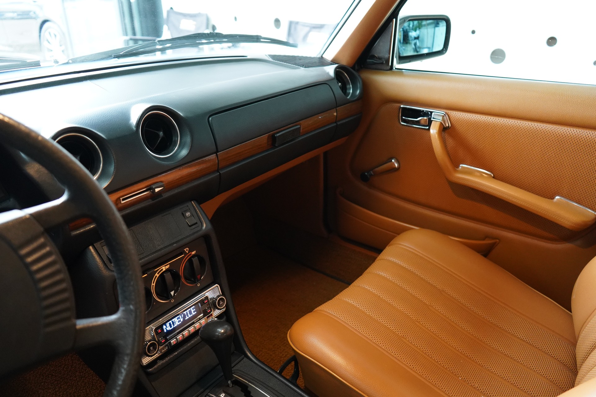 MERCEDES-BENZ 280 Automatic - 22