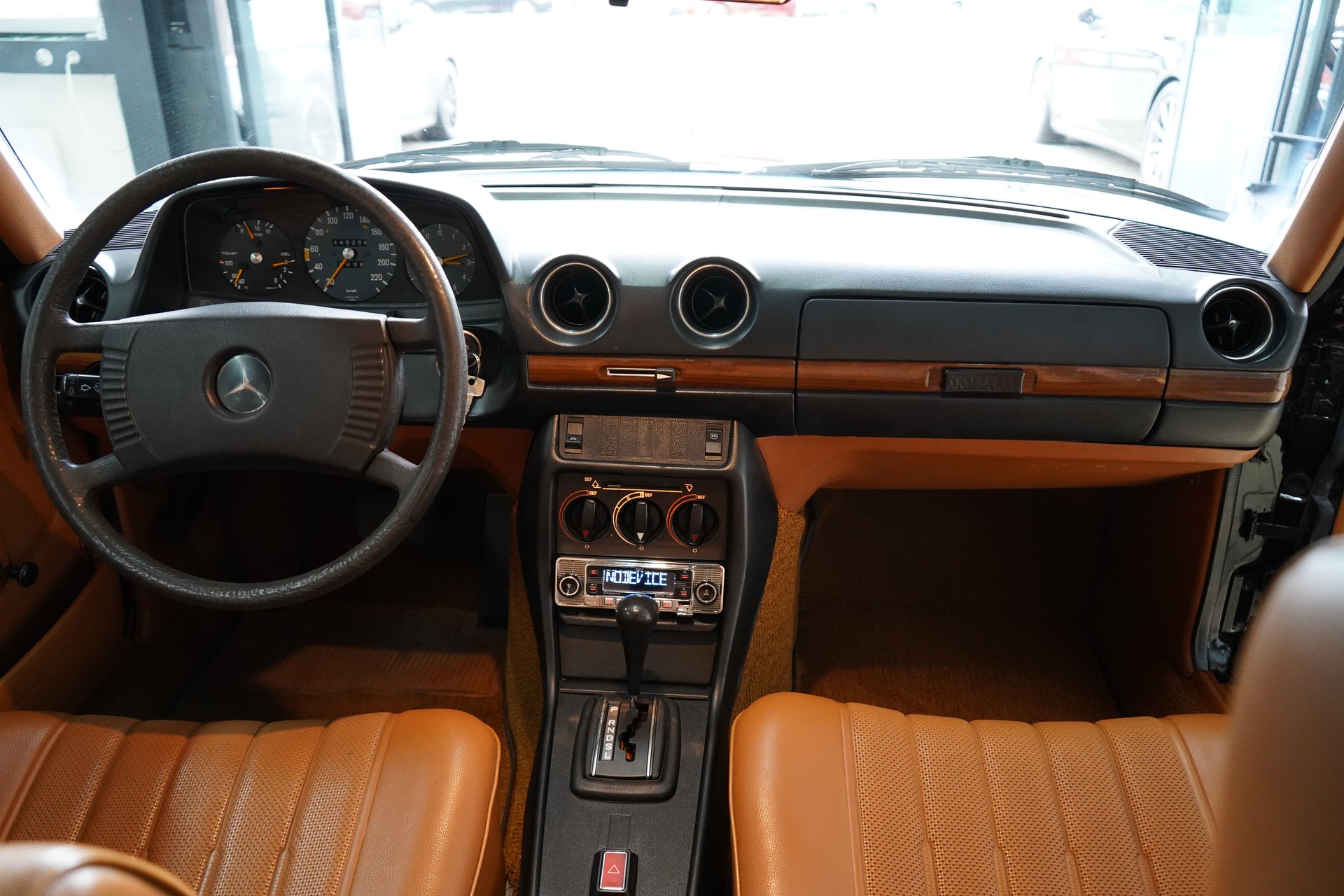 MERCEDES-BENZ 280 Automatic - 28