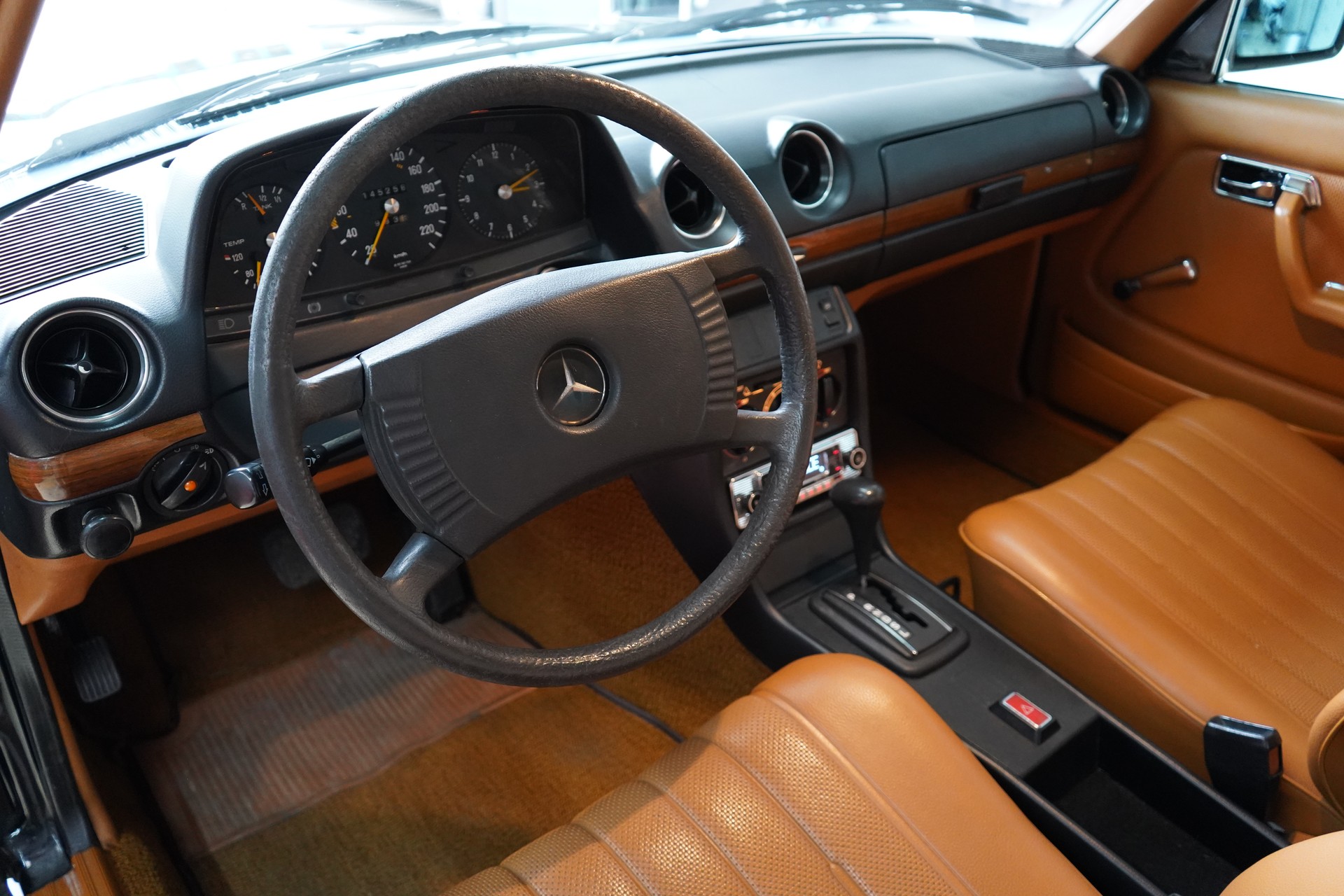 MERCEDES-BENZ 280 Automatic - 19