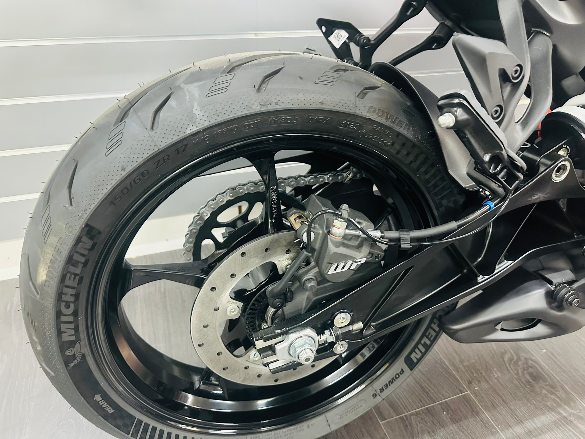 KTM 390 Duke - 4