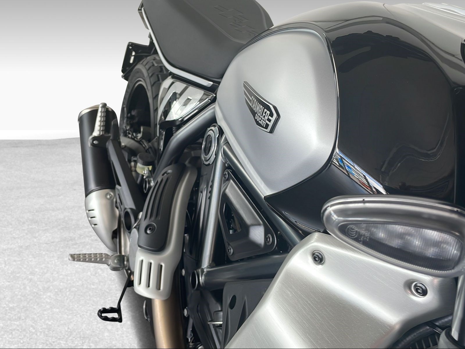 DUCATI SCRAMBLER 803 Icon ABS - 8