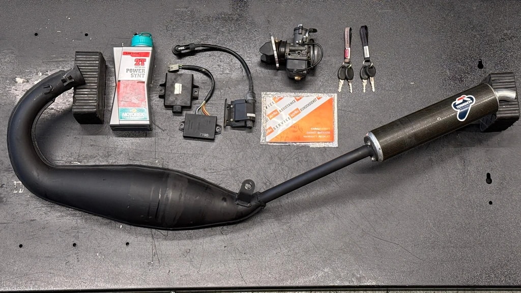 APRILIA RS 125 - Max Biaggi Chesterfield Replica - 4