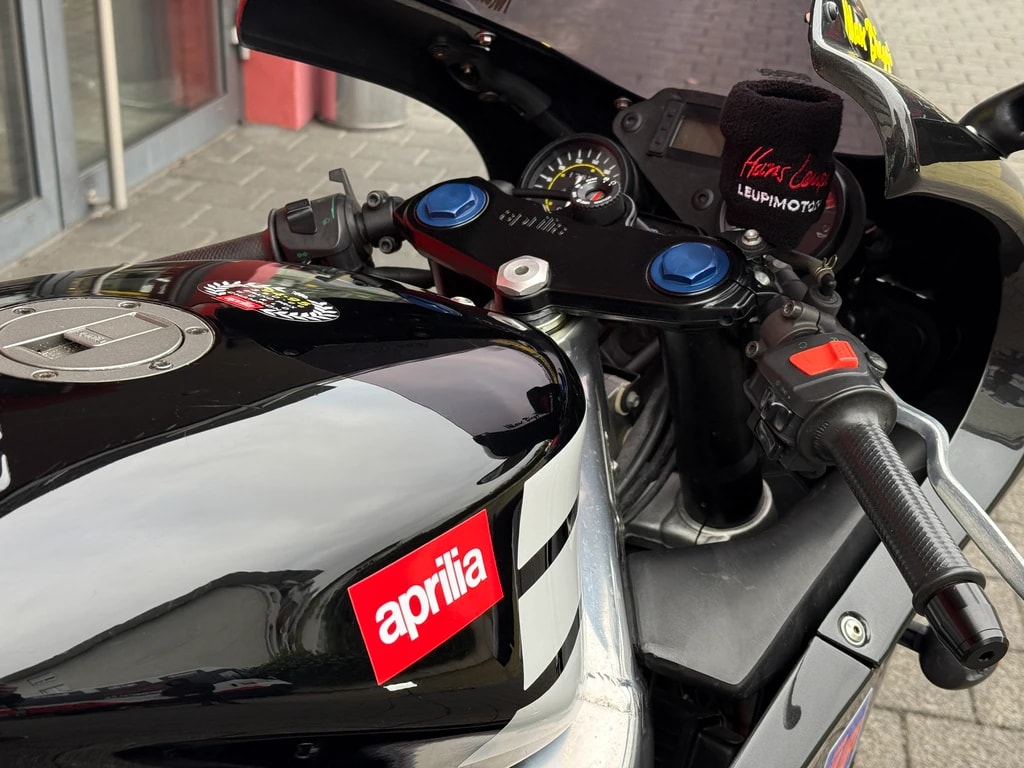 APRILIA RS 125 - Max Biaggi Chesterfield Replica - 10