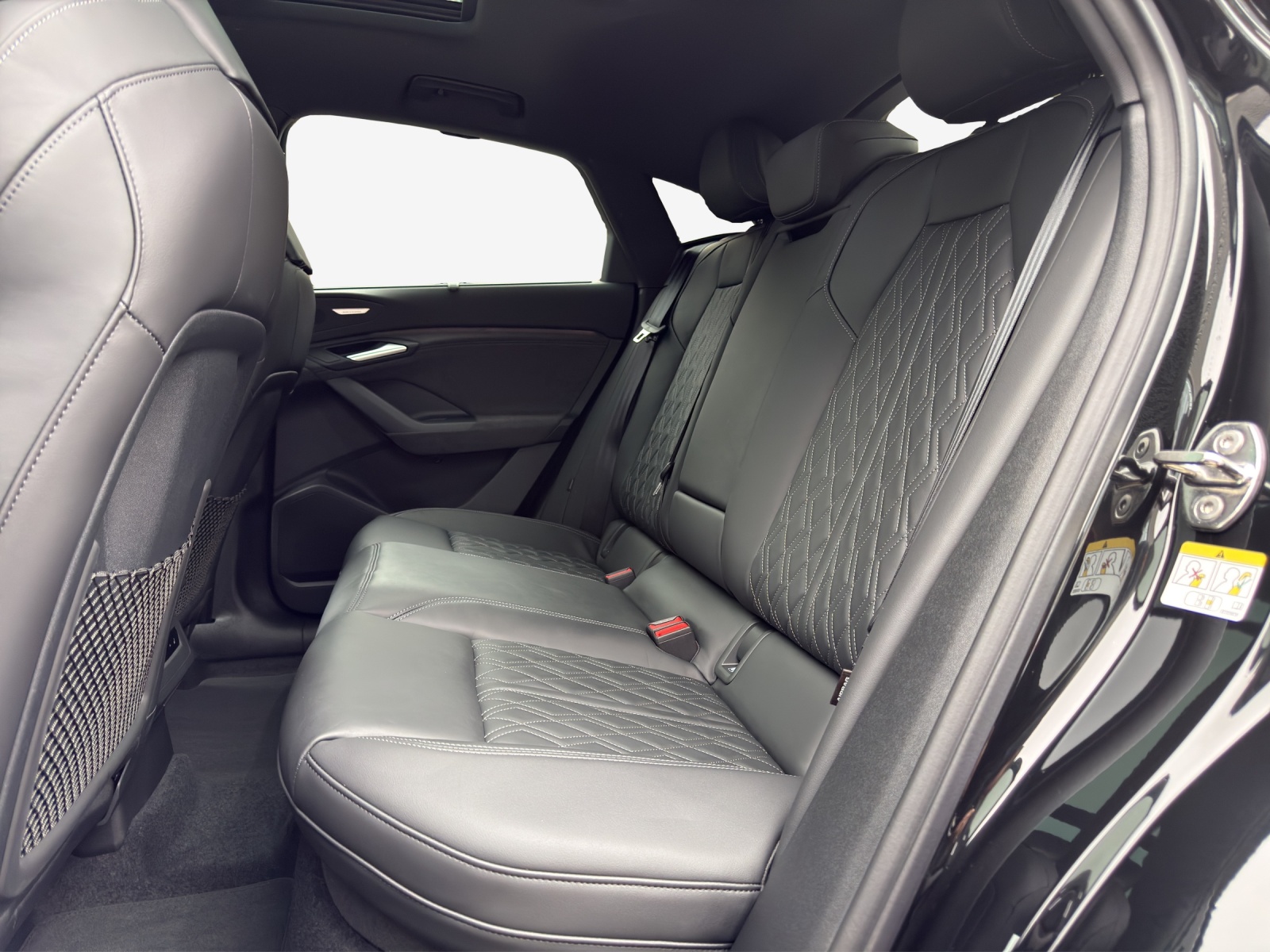 AUDI SQ6 Sportback e-tron quattro - 12