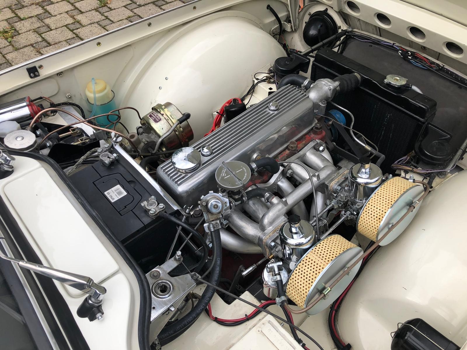 TRIUMPH TR4A IRS Surrey Top - 9