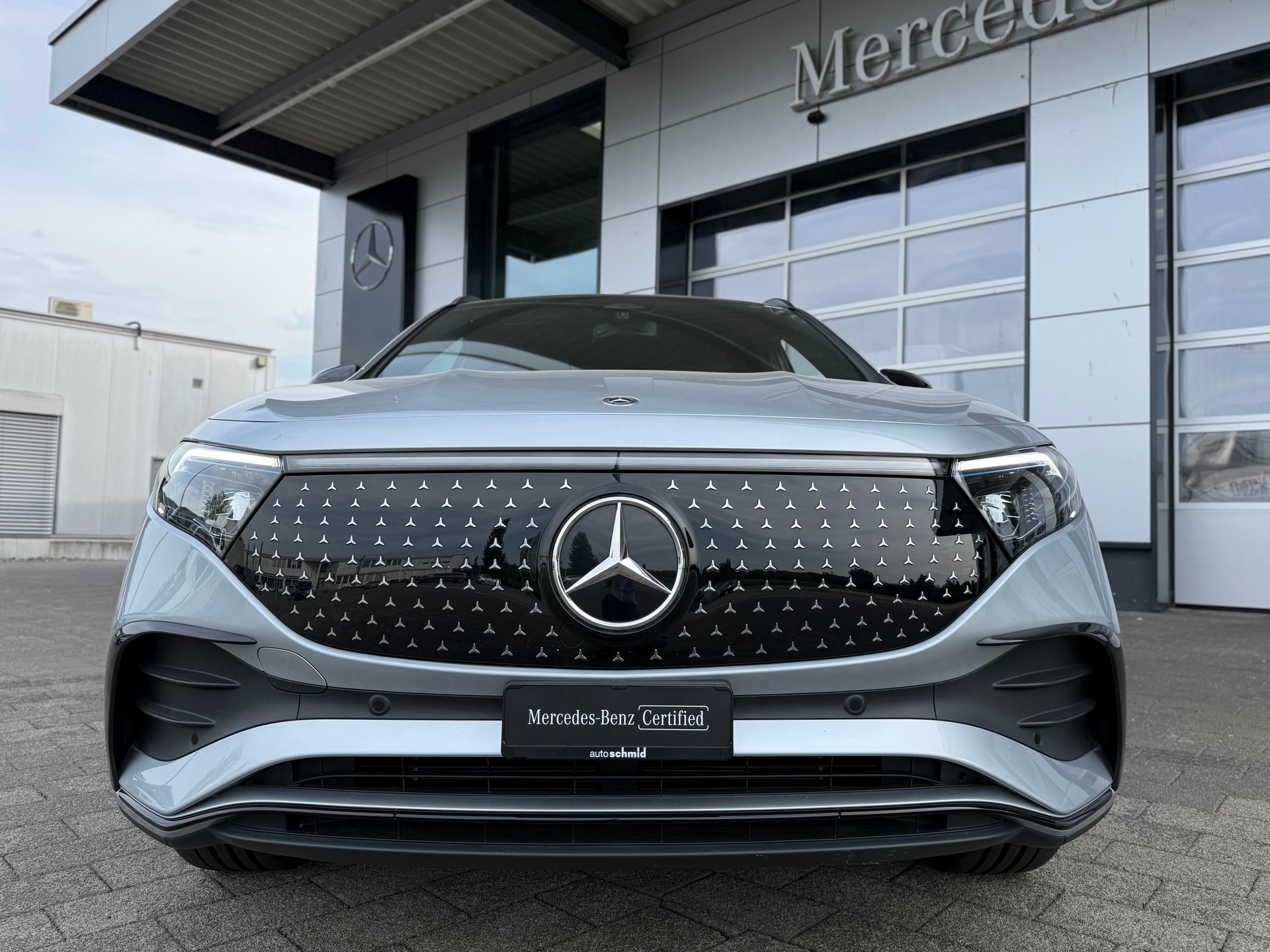 MERCEDES-BENZ EQA 350 AMG Line 4Matic Swiss Star - 3