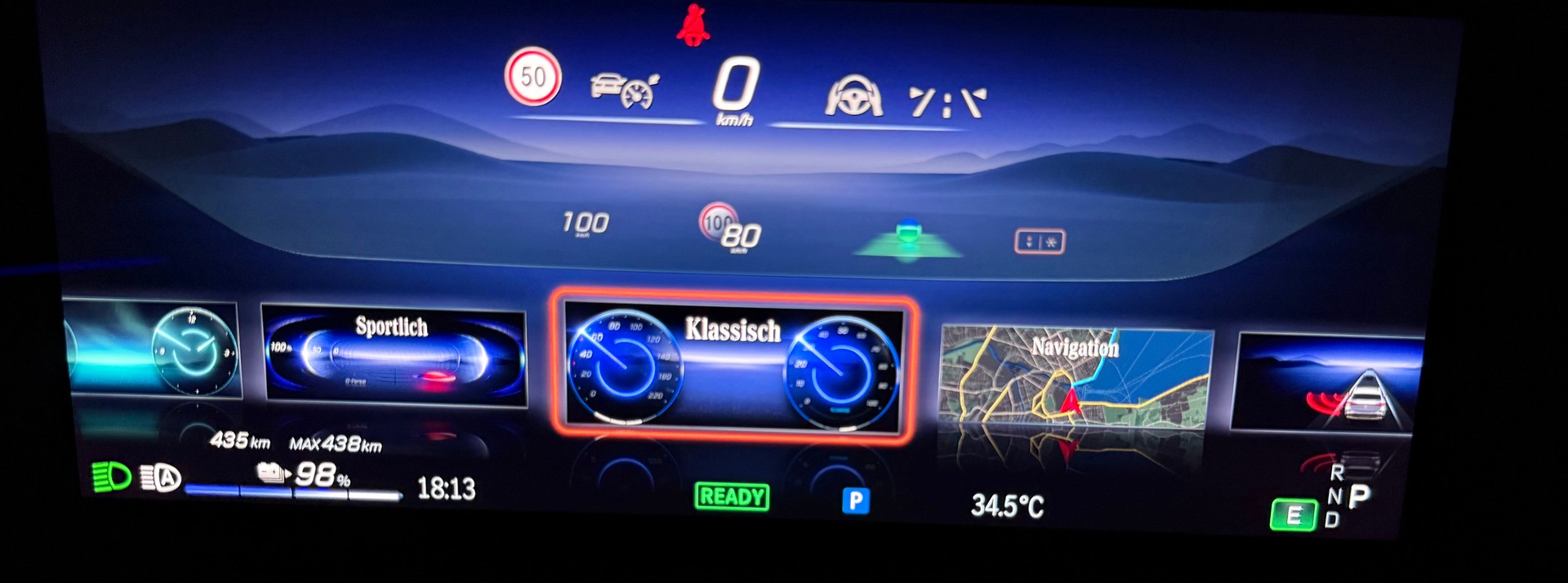 MERCEDES-BENZ EQA 350 AMG Line 4Matic Swiss Star - 23