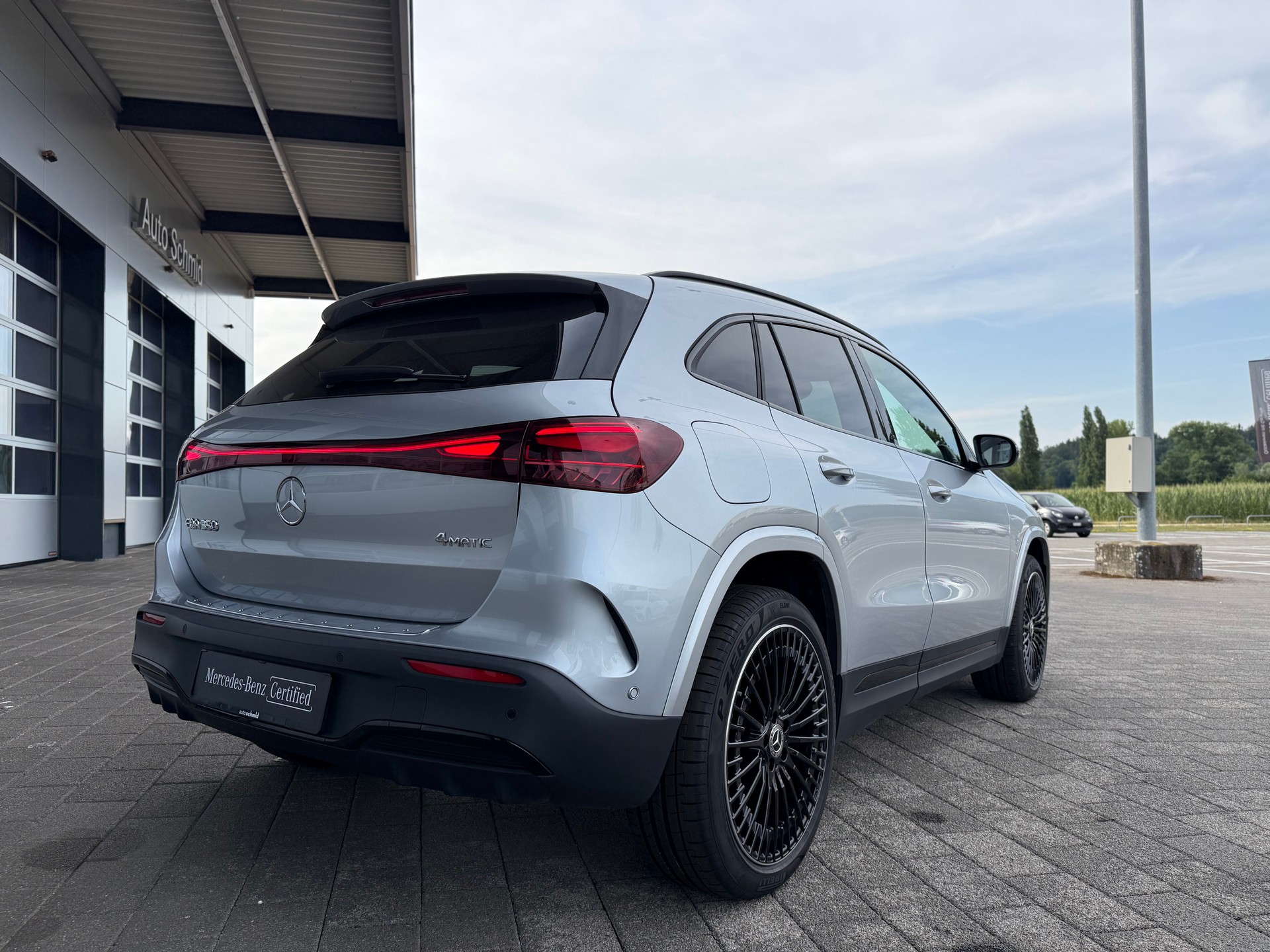 MERCEDES-BENZ EQA 350 AMG Line 4Matic Swiss Star - 2