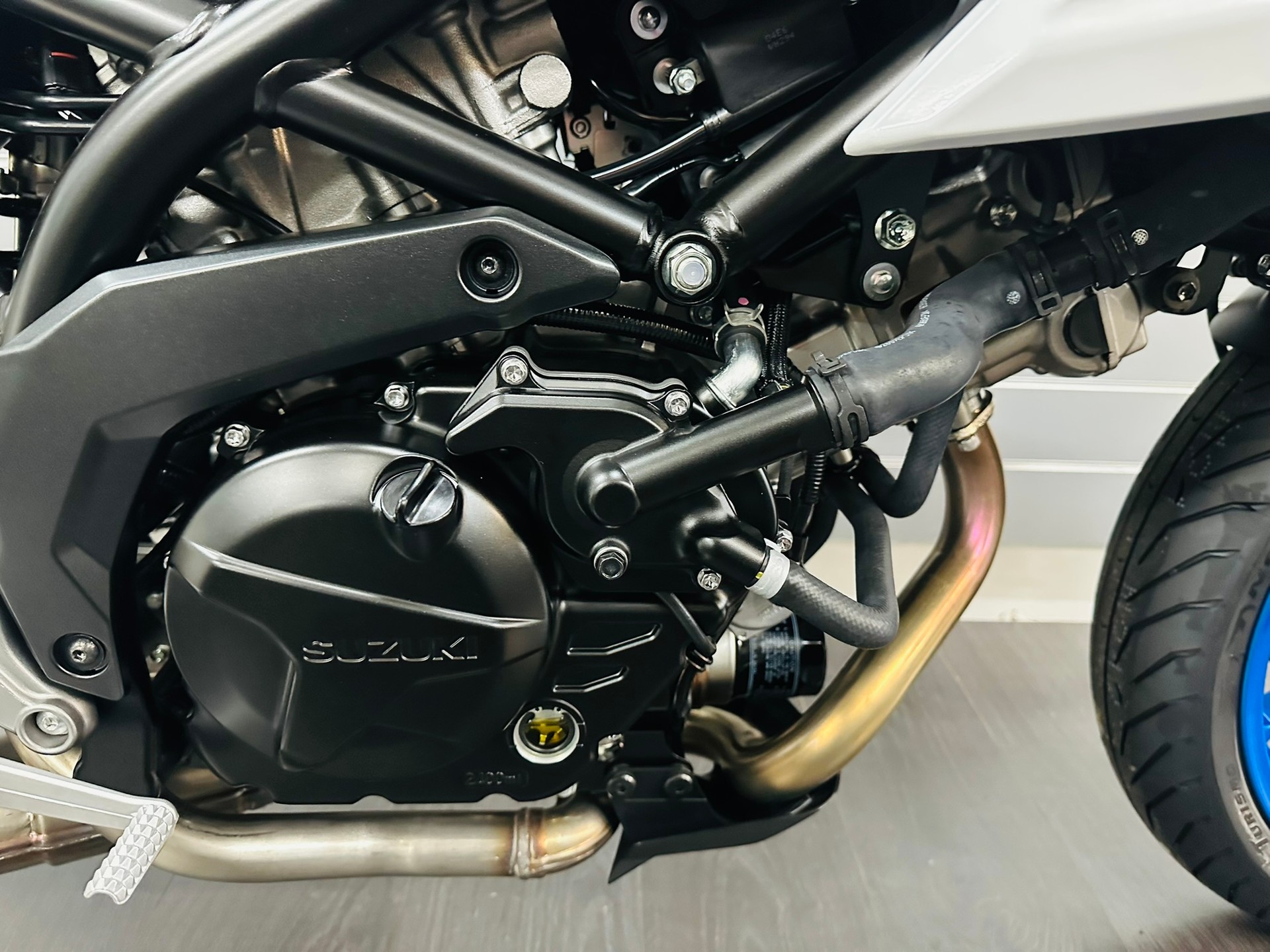 SUZUKI SV 7 GX ( SV 650 GX ) - 7