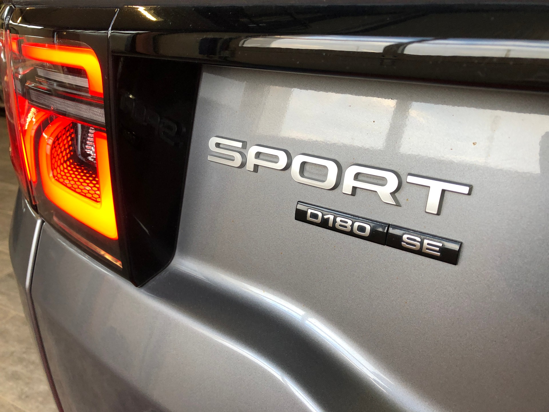 LAND ROVER Discovery Sport R Dyn D180 2.0D TD4 MHEV SE AWD AT9 - 3