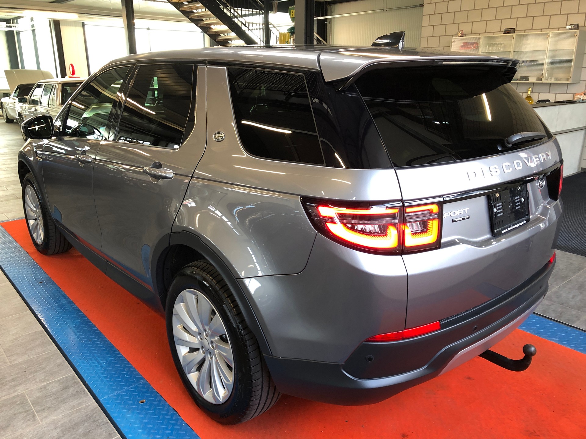 LAND ROVER Discovery Sport R Dyn D180 2.0D TD4 MHEV SE AWD AT9 - 6