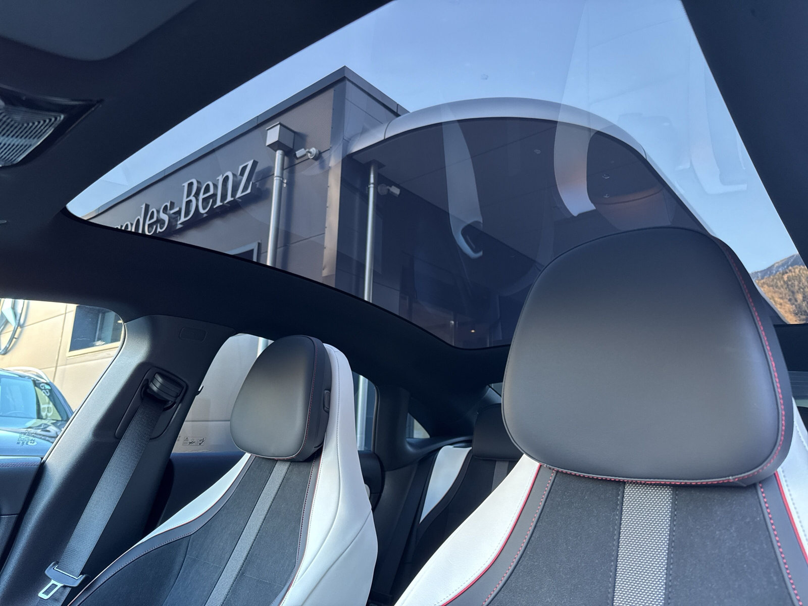 MERCEDES-BENZ CLA 220 8G-DCT 4Matic - 28