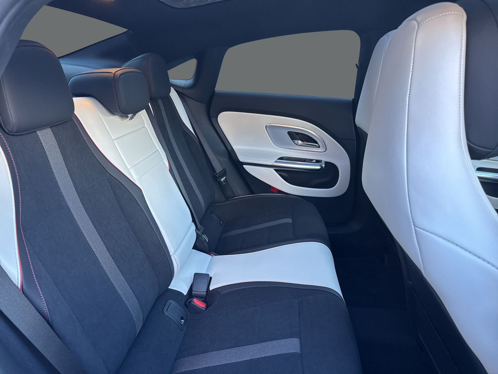 MERCEDES-BENZ CLA 220 8G-DCT 4Matic - 19